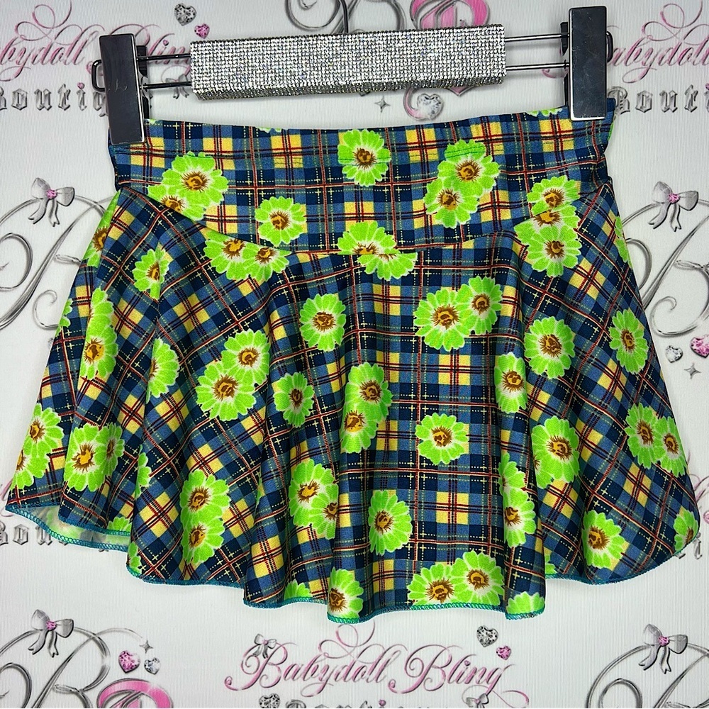 Mini skirt skort cottagecore lime green daisys and plaid picnic pattern blue y2k